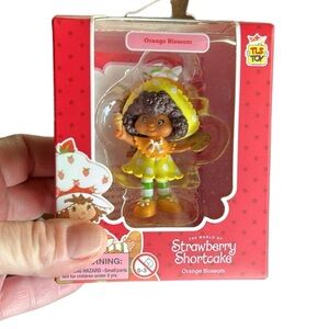 Strawberry Shortcake Orange Blossom Mini Figure TLS NIB Toy
G